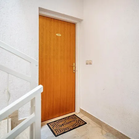Mirna شقة باشْكا