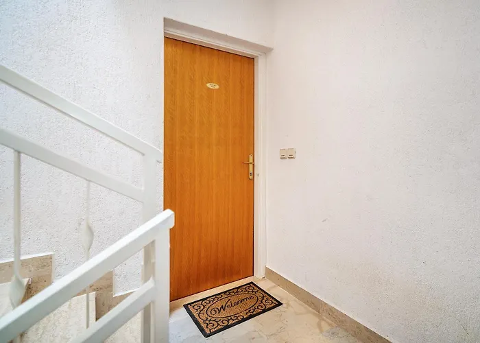 Mirna شقة باشْكا